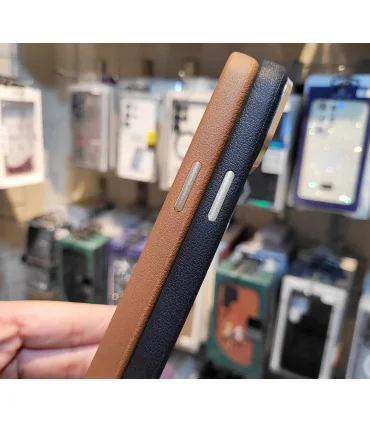 قاب چرمی ایفون 15 گس guees