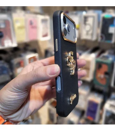 قاب چرمی ایفون 17 پرومکس گس guess