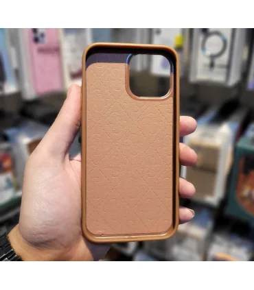 قاب ایفون 13 پرومکس چرمی گس guess